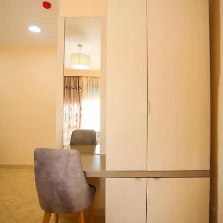 New Akileda Otel Golem (Tirana)
