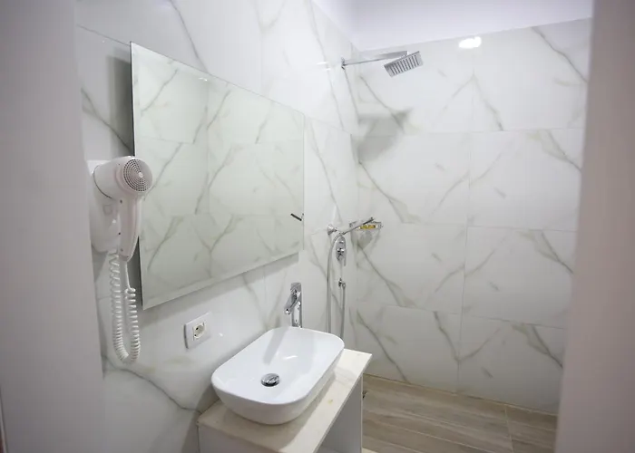 Hotel New Akileda 3*